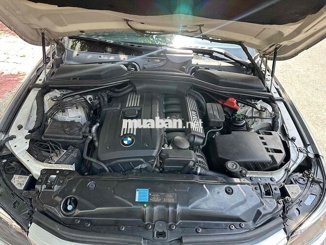 BMW E60 5 Series Bạc 5 chỗ
