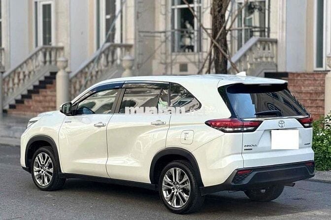 Toyota Innova Cross Hybrid 2024 Trắng 17.000 km