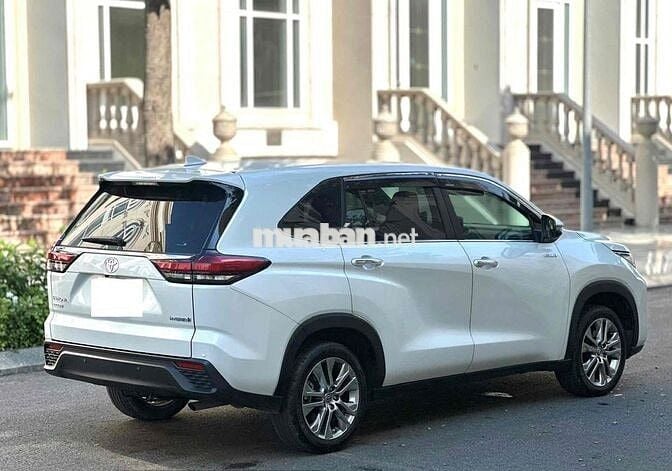 Toyota Innova Cross Hybrid 2024 Trắng 17.000 km