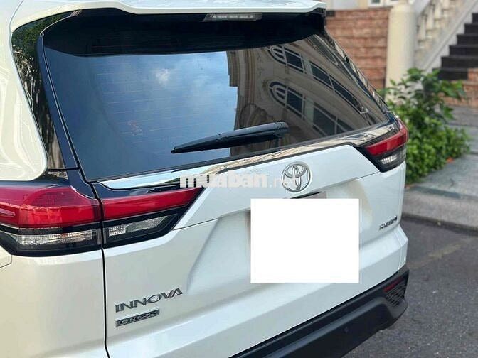 Toyota Innova Cross Hybrid 2024 Trắng 17.000 km