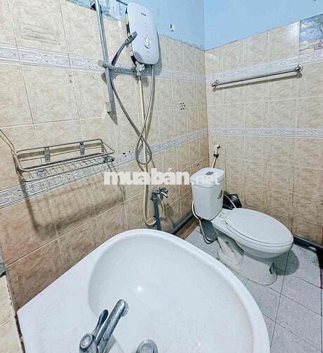 tách bếp ngay kcx tân thuận hẻm oto đầy đủ nội thất