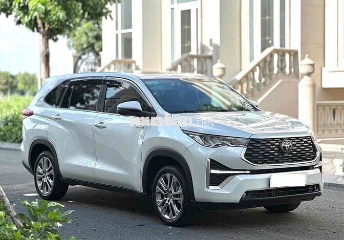 Toyota Innova Cross Hybrid 2024 Trắng 17.000 km