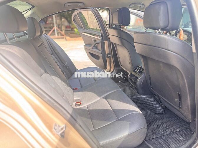 BMW 520i 2012 Vàng cát 130.000 km