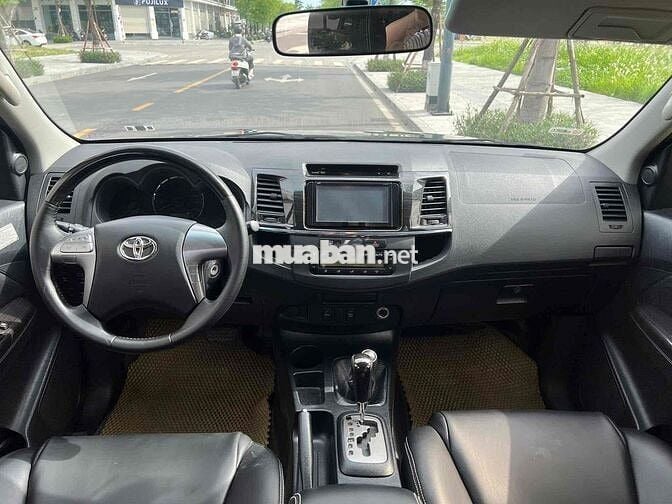 Toyota Fortuner 2.7V 4x4 2015