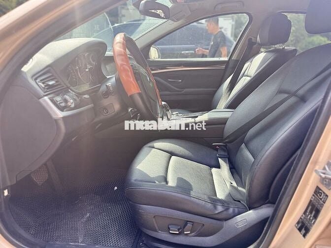 BMW 520i 2012 Vàng cát 130.000 km