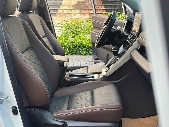 Toyota Innova Cross Hybrid 2024 Trắng 17.000 km
