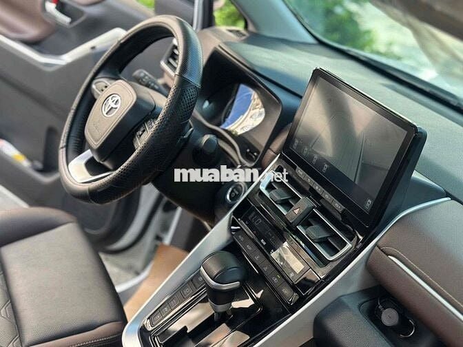 Toyota Innova Cross Hybrid 2024 Trắng 17.000 km