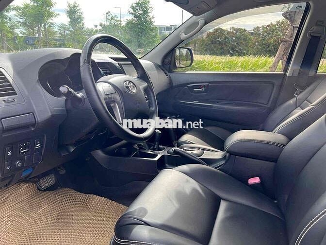 Toyota Fortuner 2.7V 4x4 2015