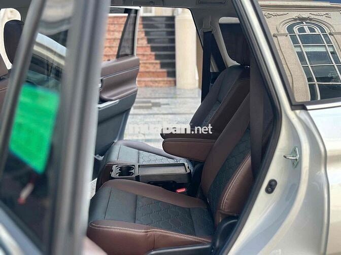 Toyota Innova Cross Hybrid 2024 Trắng 17.000 km