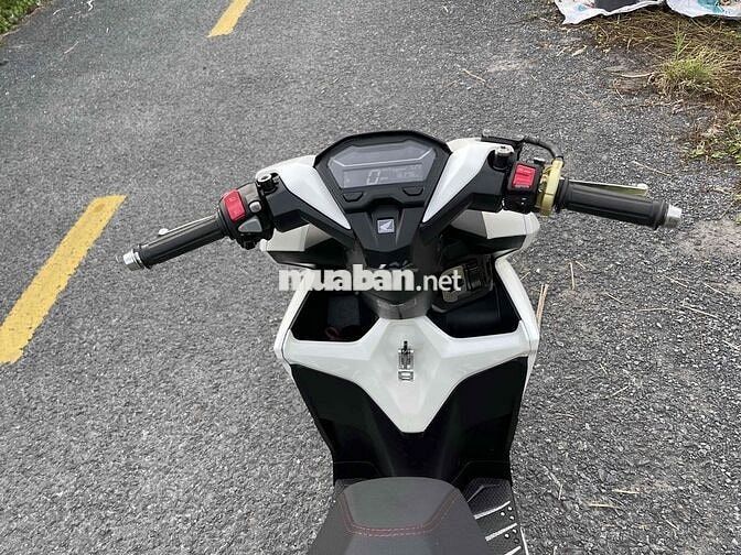 Cần Bán Vario 125 Máy làm zin êm độ kiển đẹp mê
