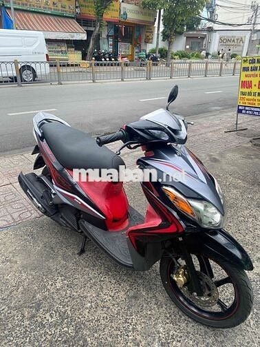 Yamaha Luvias 2011 Đỏ đen