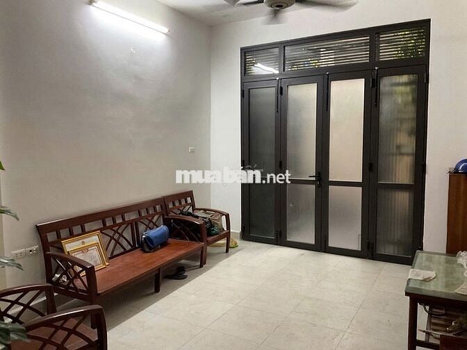 Chính chủ cho thuê nhà hộ gia đình ở phố Dịch Vọng