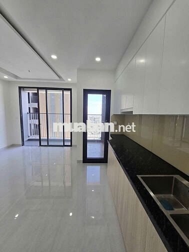 Cho thuê căn hộ cao cấp 2PN mới xây, view đẹp ngắm pháo bông bùm bùm