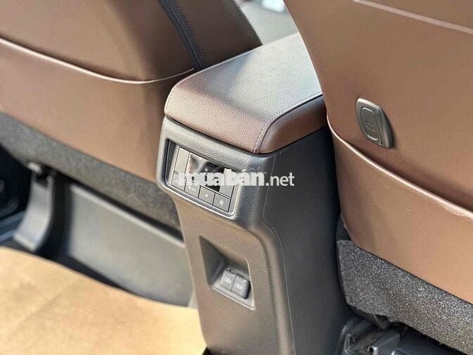 Toyota Innova Cross Hybrid 2024 Trắng 17.000 km