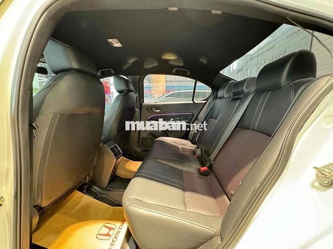 Honda City RS 2025 Trắng 29.000 km Siêu Lướt