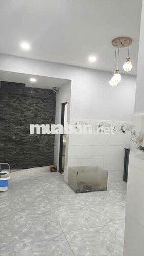 BÁN NHÀ 4x17 gác suốt, đúc giả kiên cố (còn TL)
