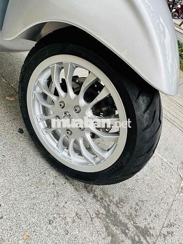 Piaggio Sprint IGET ABS Bạc Porsche