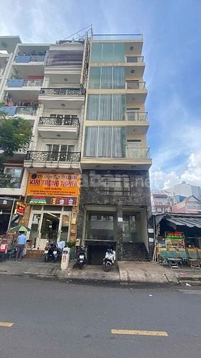 cho thuê nguyên căn mặt tiền trung tâm q10