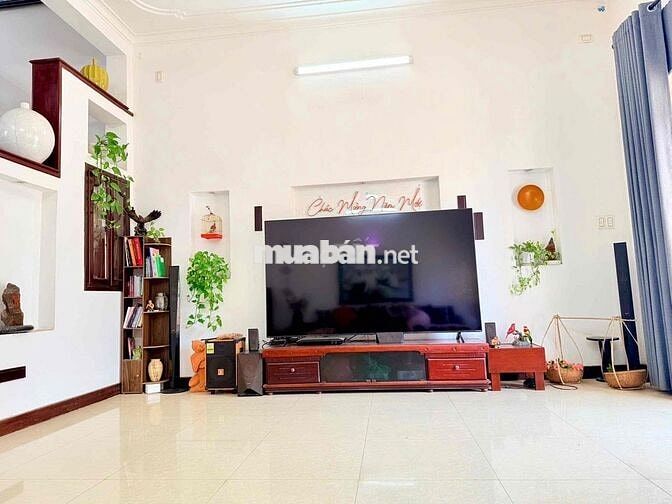 CHO THUÊ NHÀ ĐẸP 2 TẦNG (118m²) – FULL NỘI THẤT – GẦN BIỂN