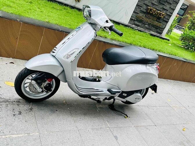 Piaggio Sprint IGET ABS Bạc Porsche