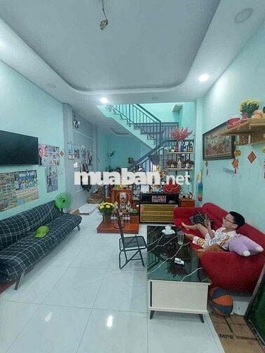Cho Thuê Nhà Ngay Ngã Tư Ga DT 4x20 1Trệt 1Lầu 2Pn 2Wc Hẻm Ba Gác