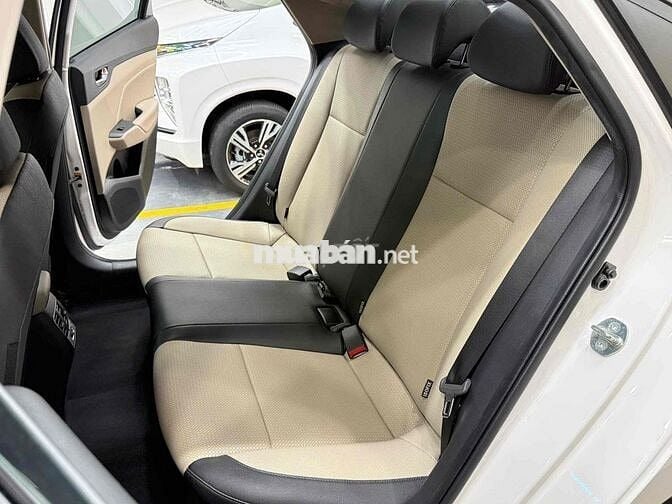 Hyundai Accent 2024 ATH 8000 km Trắng