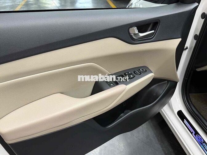 Hyundai Accent 2024 ATH 8000 km Trắng