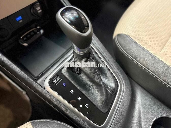 Hyundai Accent 2024 ATH 8000 km Trắng