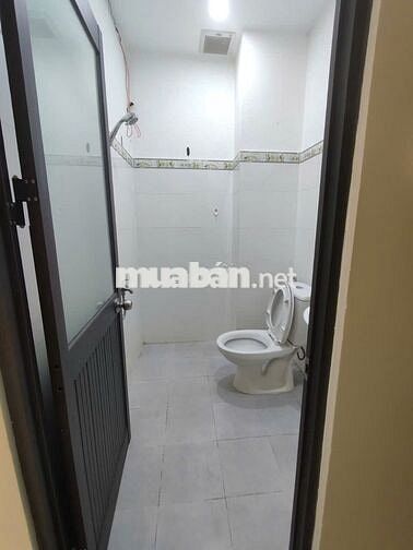 CÒN 1 PHÒNG QUẬN 3, 38M2 TOILET RIÊNG; BAN CÔNG; NỘI THẤT CƠ BẢN