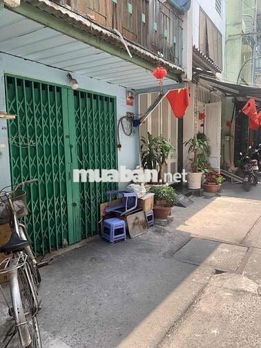 Nhả nhỏ nhưng vị trí đẹp ngay khu sầm uất nhất của CXĐT