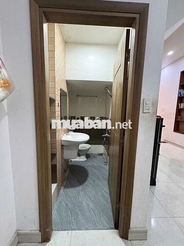 NHÀ GẦN BỆNH VIỆN ĐKKV THỦ ĐỨC ĐƯỜNG LÊ VĂN CHÍ. 3PN 3WC FULL NỘI THẤT