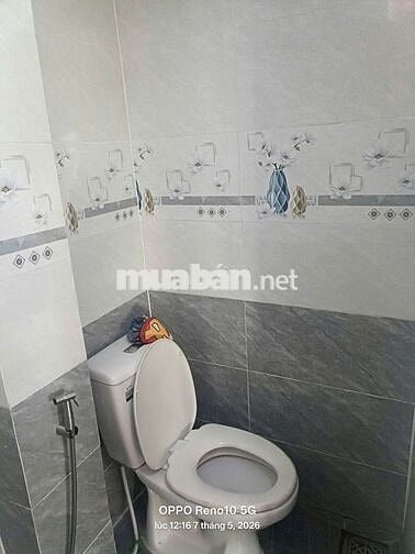 500 m Đại học mở Đại học Sài Gòn và chợ cách Phú Mỹ Hưng 5 cây