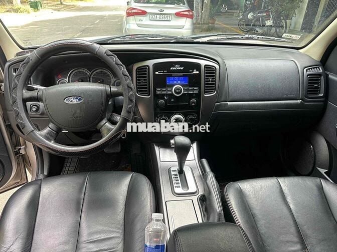 Ford Escape XLS 2012 Vàng cát Da 5 chỗ