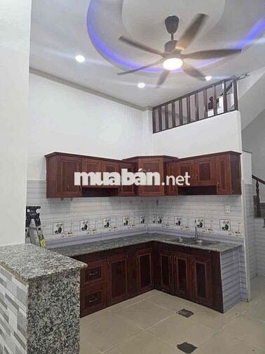 Bán nhà Ngay Ngã Tư Bình Thung, Dĩ An 100m2/870tr, hoàn công, đường 5m