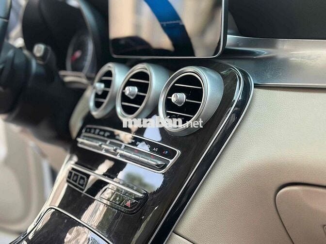 Mercedes-Benz GLC 200 2020 Trắng 65.000 km