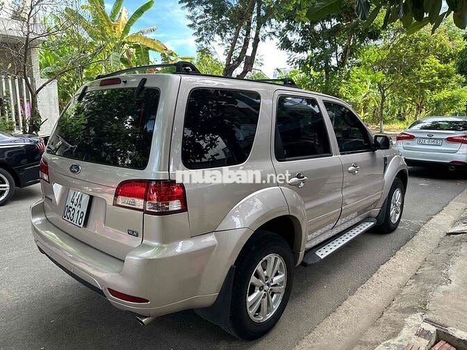 Ford Escape XLS 2012 Vàng cát Da 5 chỗ
