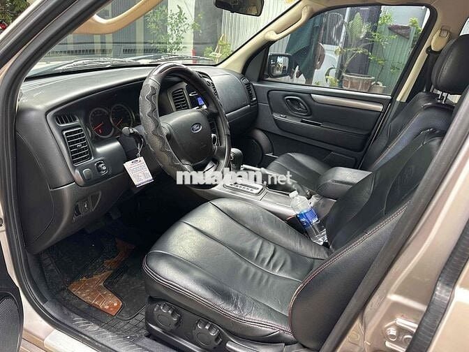 Ford Escape XLS 2012 Vàng cát Da 5 chỗ