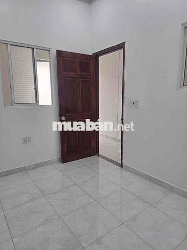 Bán nhà Ngay Ngã Tư Bình Thung, Dĩ An 100m2/870tr, hoàn công, đường 5m