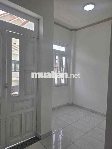 Bán nhà Ngay Ngã Tư Bình Thung, Dĩ An 100m2/870tr, hoàn công, đường 5m