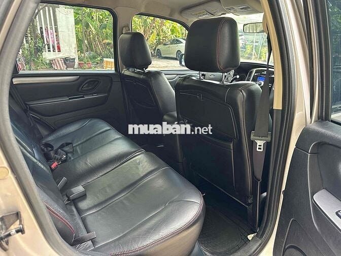 Ford Escape XLS 2012 Vàng cát Da 5 chỗ