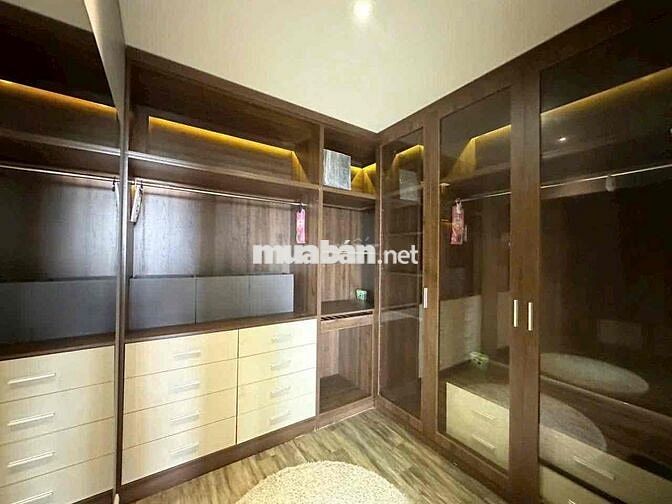 Cho thuê căn hộ 3 phòng ngủ 2WC. chung cư Garden Gate. gần sân bay TSN