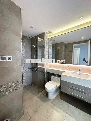 Cho thuê căn hộ 3 phòng ngủ 2WC. chung cư Garden Gate. gần sân bay TSN
