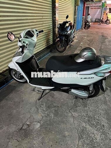 Honda Lead Trắng