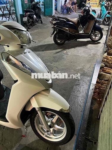 Honda Lead Trắng