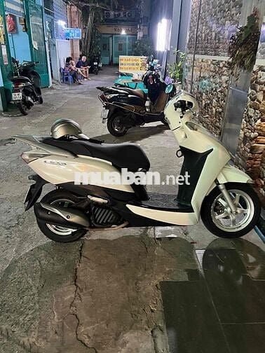 Honda Lead Trắng
