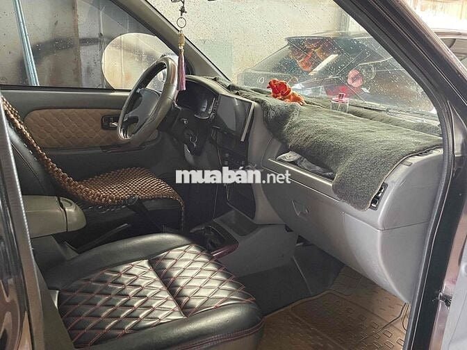 Isuzu Hi-Lander Nâu 7 chỗ