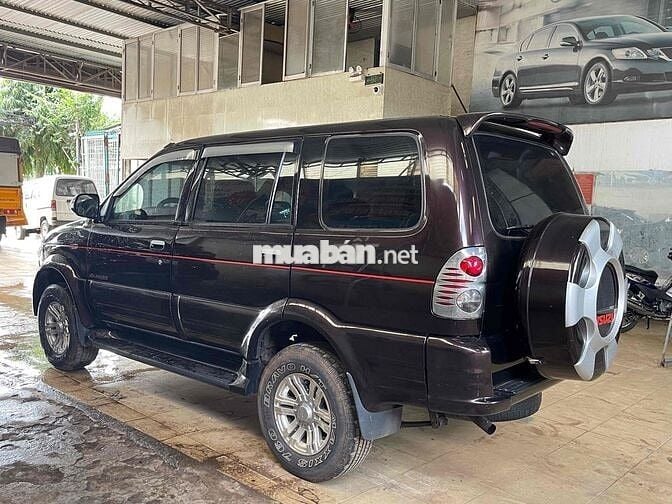Isuzu Hi-Lander Nâu 7 chỗ