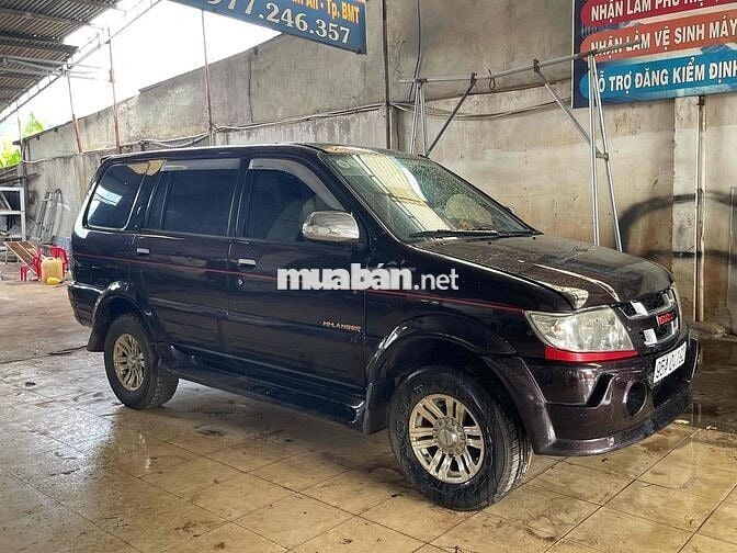 Isuzu Hi-Lander Nâu 7 chỗ