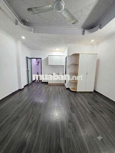 pPhòng 35m2 Âu Cơ rộng thoáng, ở 2-3 bạn, sát Đại học Văn Hiến