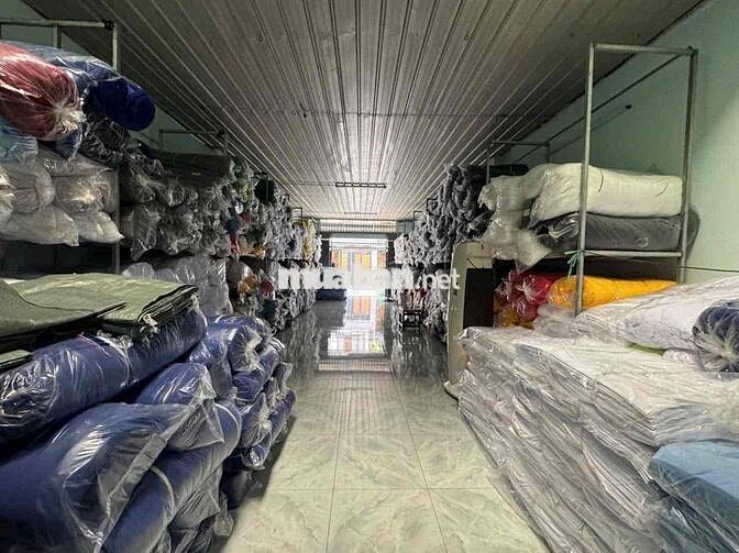 cho thuê kho hẻm tải năm châu tân bình. DT: 6m x 30m trống suốt 20tr